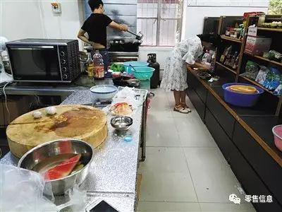 “共享厨房”了，大四学生开的！自带食材花10元即可用